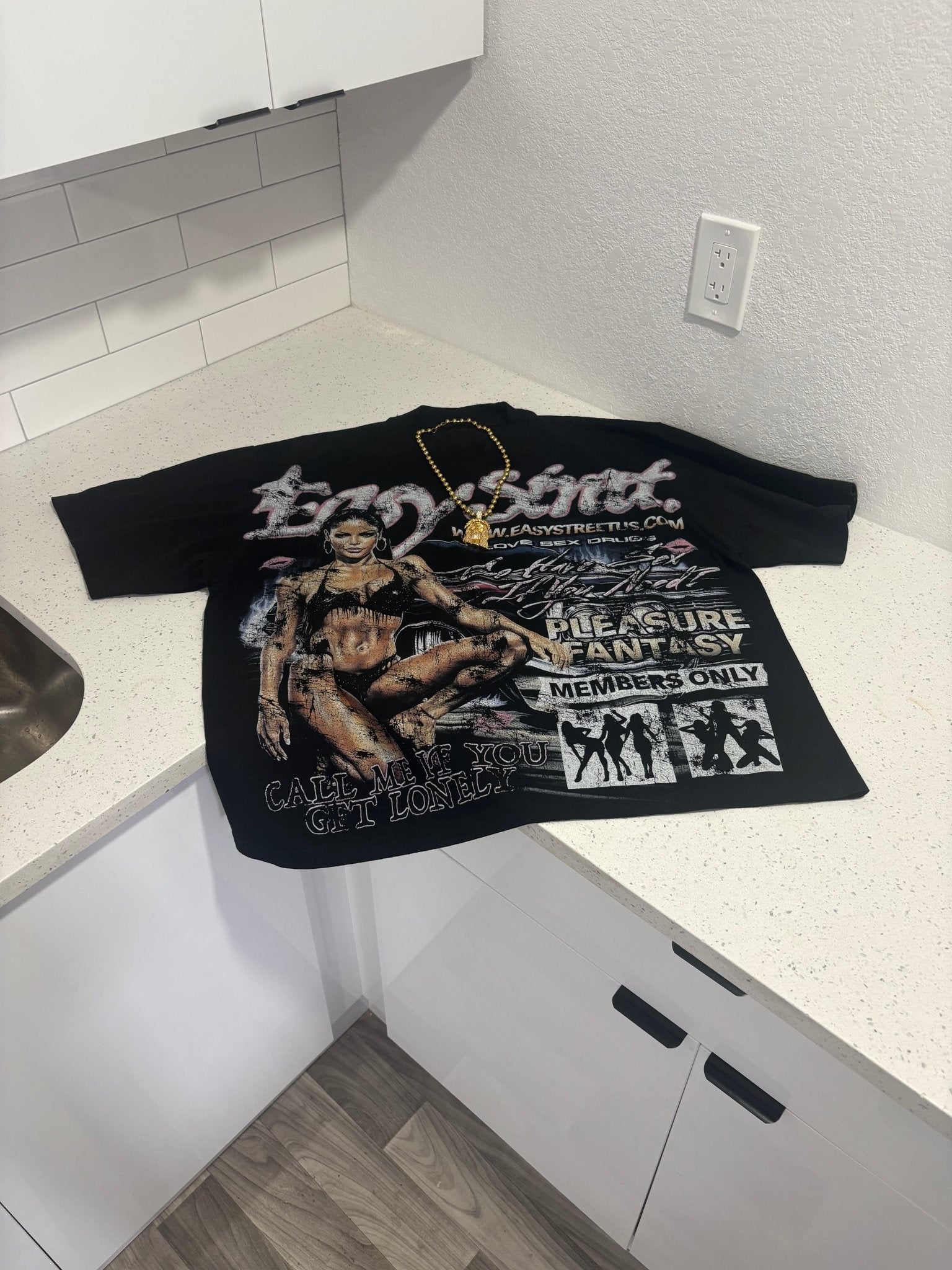“Call me” Tee - My Store